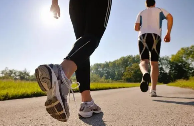 步行一万步有多少公里路？消耗多少卡路里？算正常锻炼吗？