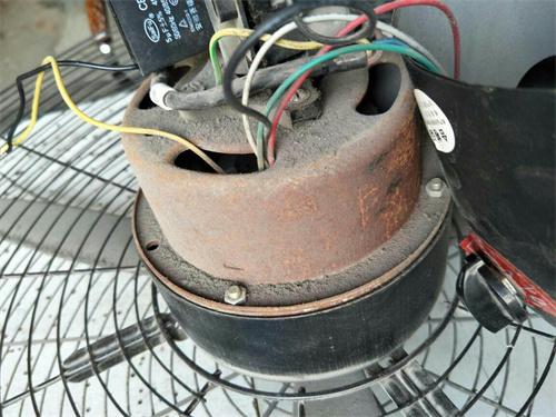 电风扇电容坏了的表现电容是什么（电风扇电容坏了简单的办法）